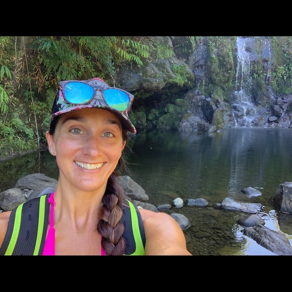 Meet your Posher, Megan - Picture 3 of 6